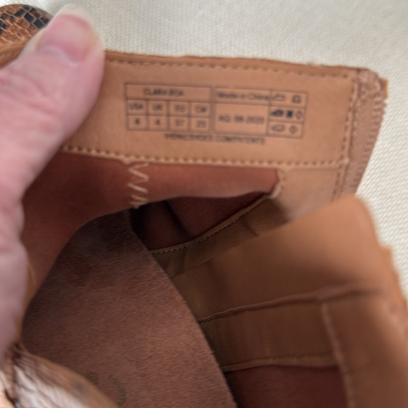 Vionic Booties - Picture 5 of 5